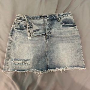 Ardene Kendall and Kylie jean skirt size Medium